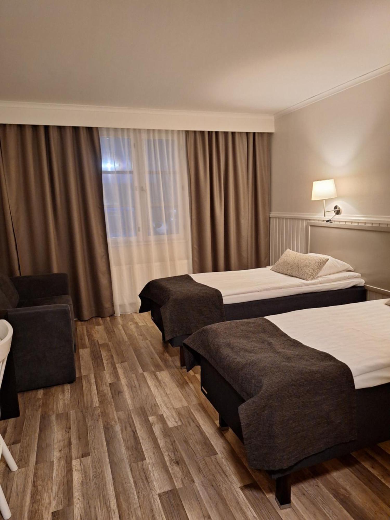 Juthbacka Hotell Uusikaarlepyy Εξωτερικό φωτογραφία